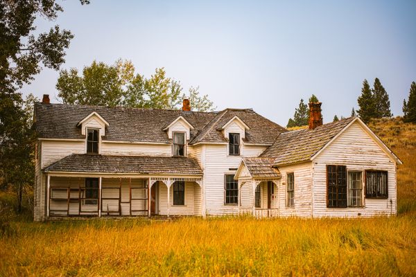 Guide essentiel pour renforcer les fondations d'une vieille maison